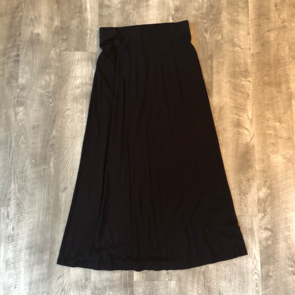 Ann Taylor black maxi skirt - Picture 2 of 3